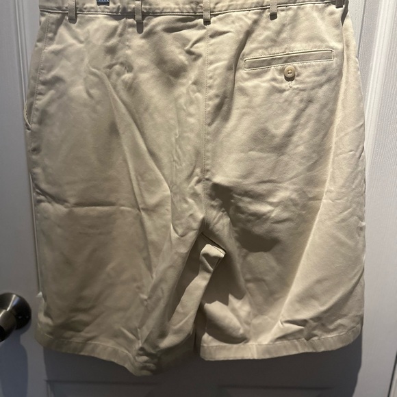 L.L. Bean Womens Stretch Shorts Size 16 Original Fit Beige  Front Pockets Cotton - Picture 9 of 9